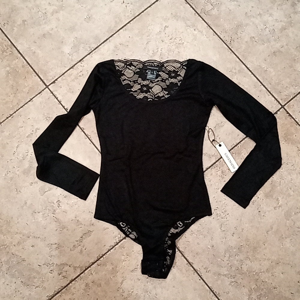 Nwot lace back black bodysuit
